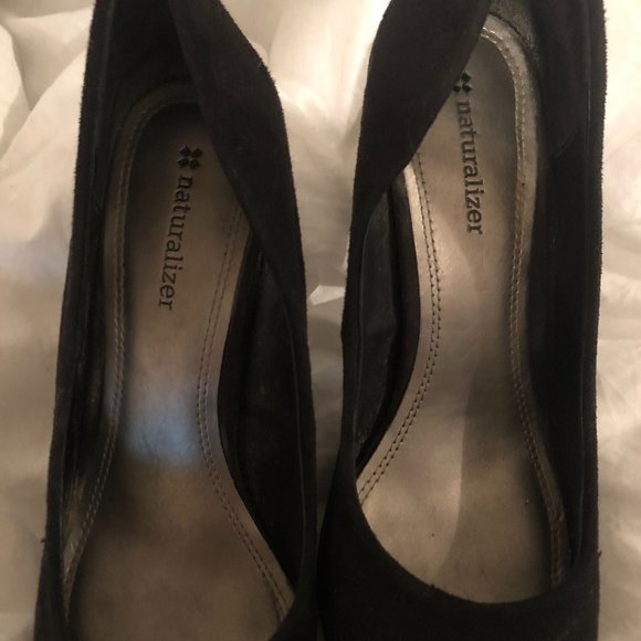 Naturalizer Heels - Picture 4 of 5